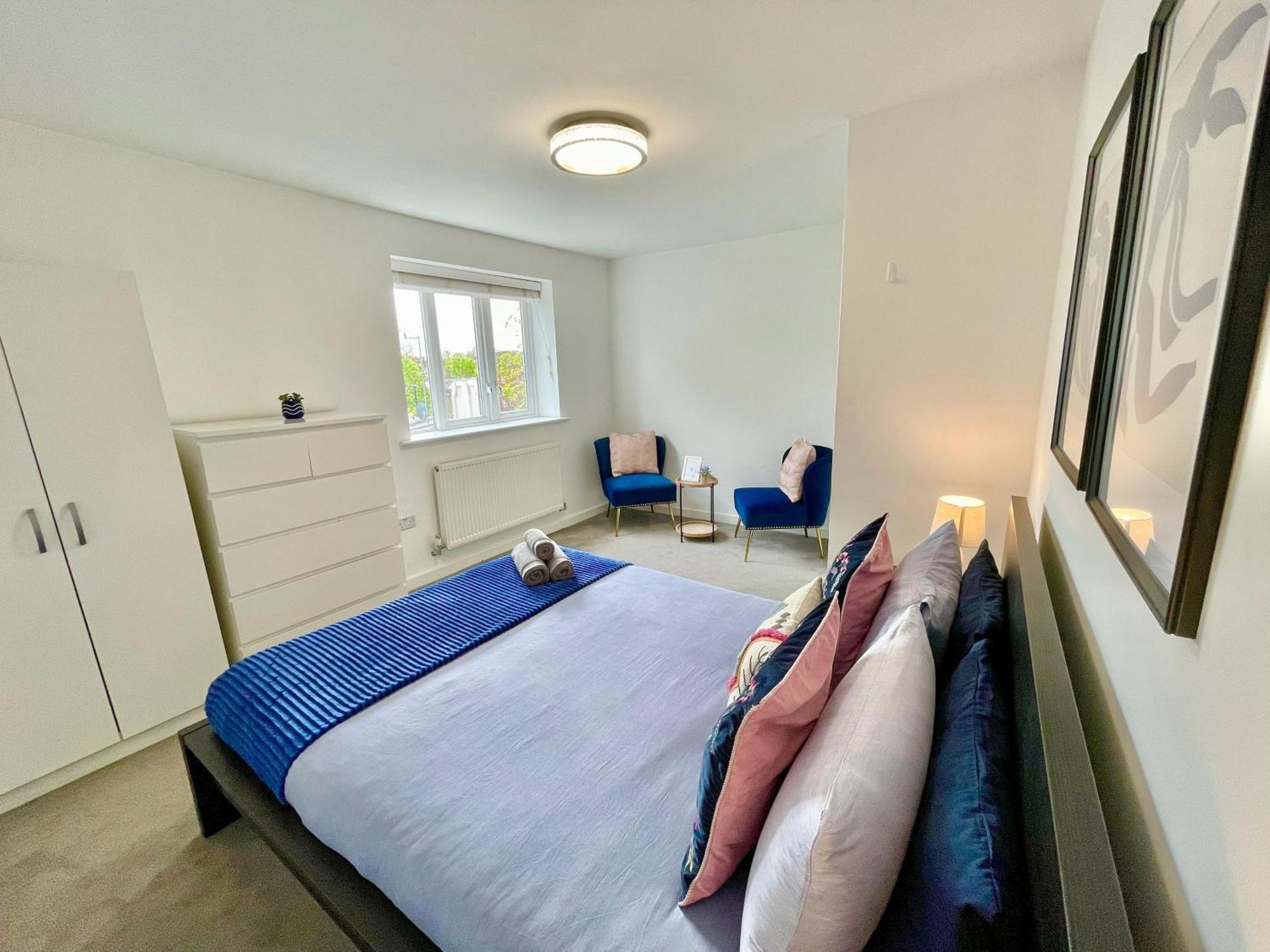Apartment Cozy 2-bedroom Flat With Private Balcony Near Islington Station, Canonbury *