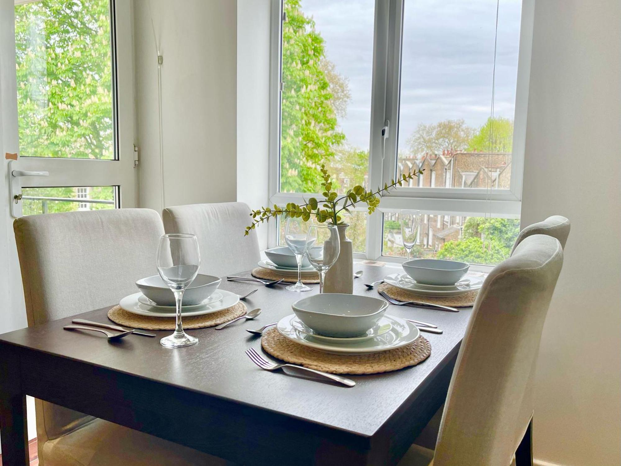 Cozy 2-bedroom Flat With Private Balcony Near Islington Station, Canonbury