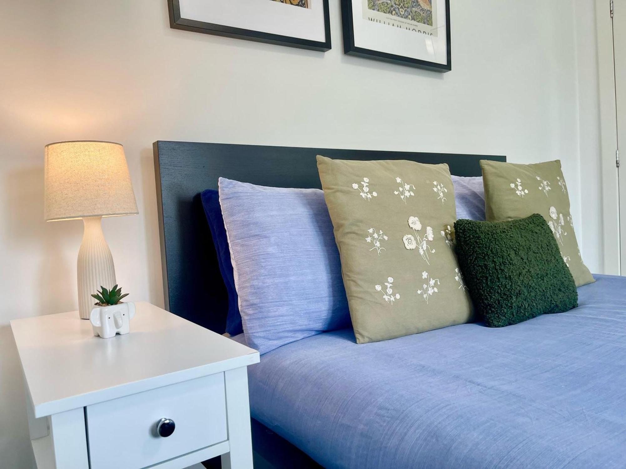 Cozy 2-bedroom Flat With Private Balcony Near Islington Station, Canonbury London