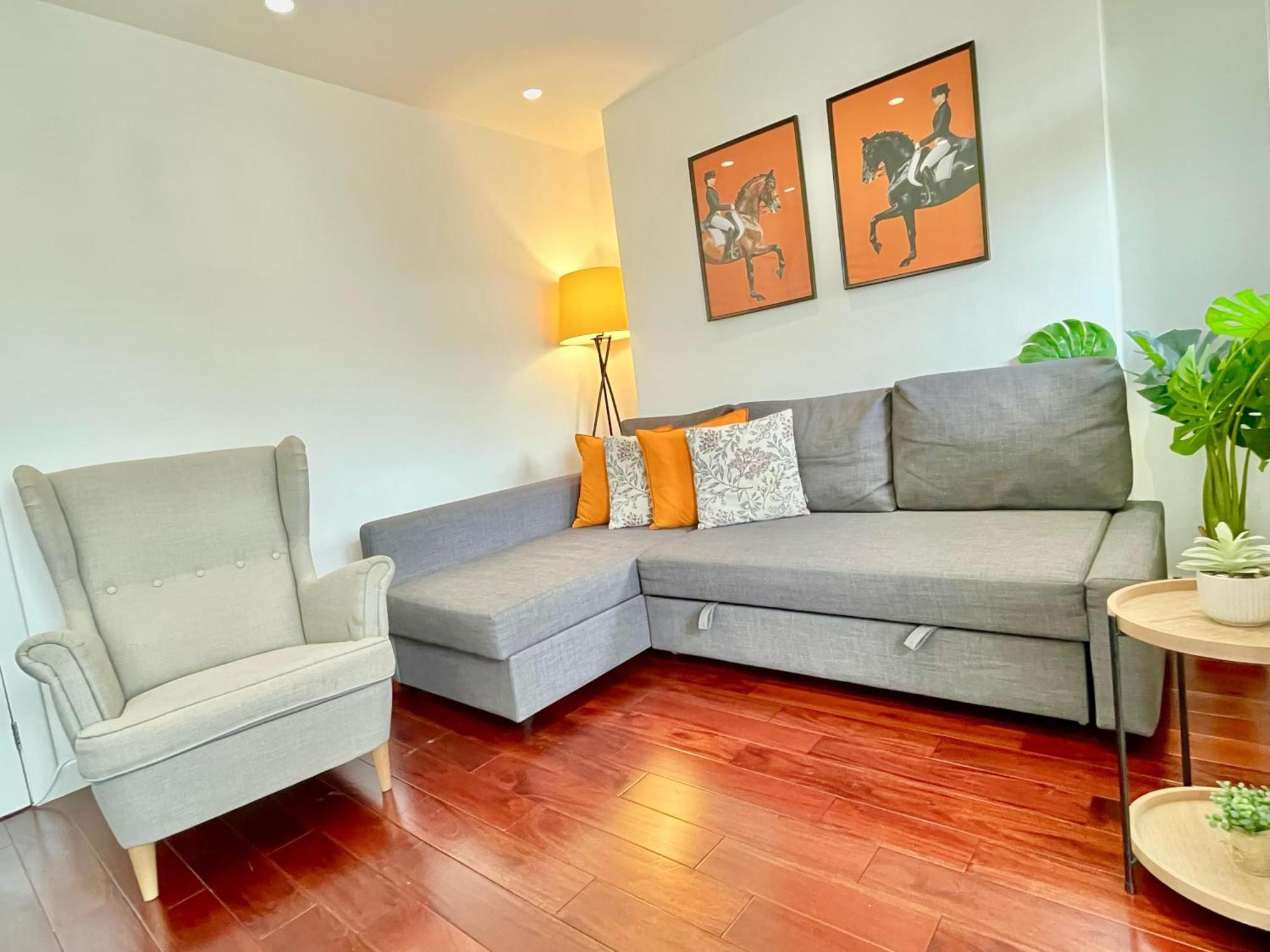 Cozy 2-bedroom Flat With Private Balcony Near Islington Station, Canonbury *