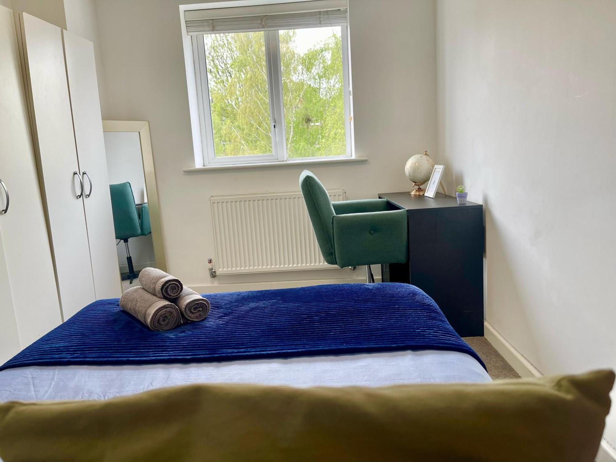 Cozy 2-bedroom Flat With Private Balcony Near Islington Station, Canonbury Apartment