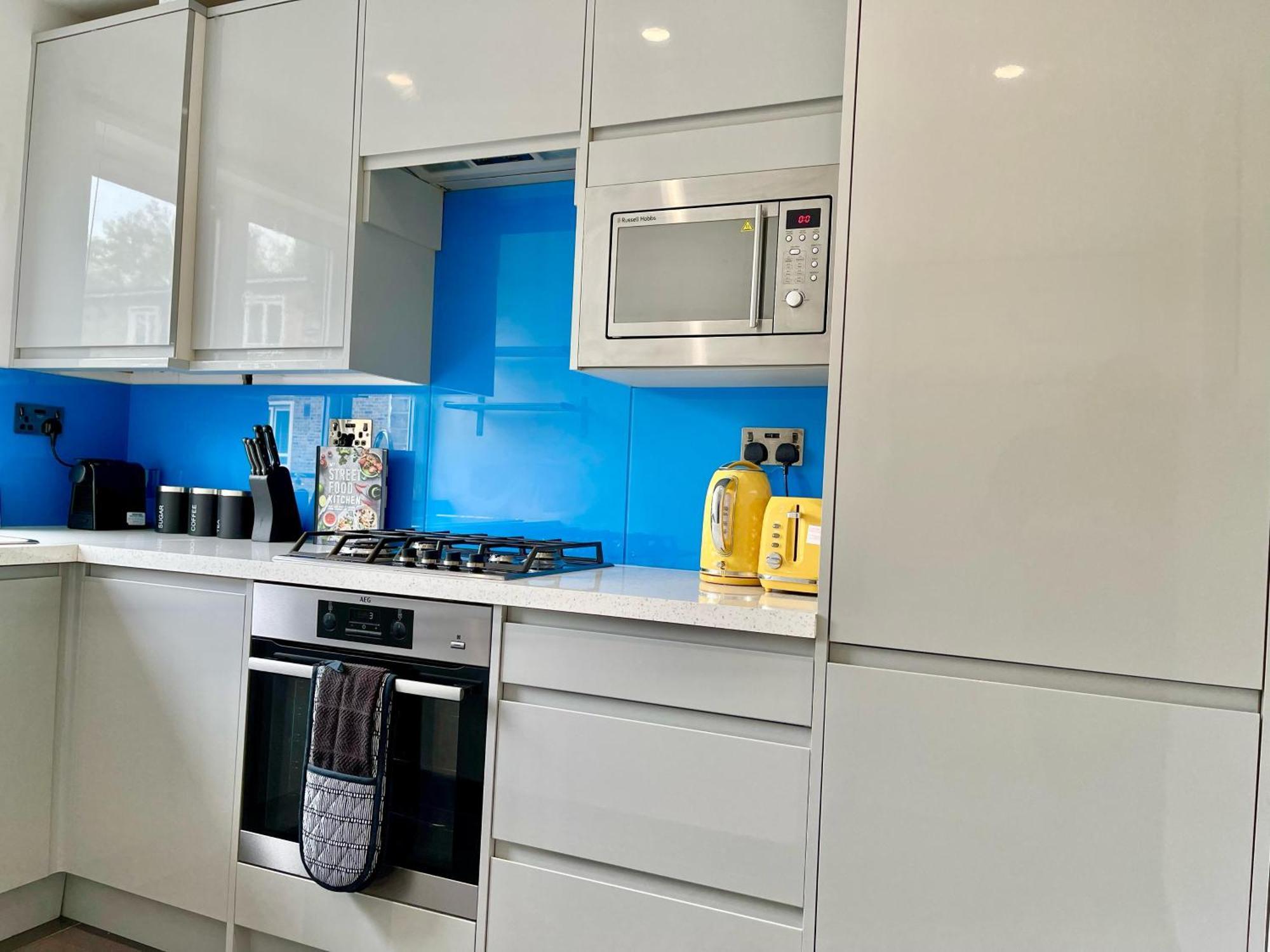Apartment Cozy 2-bedroom Flat With Private Balcony Near Islington Station, Canonbury