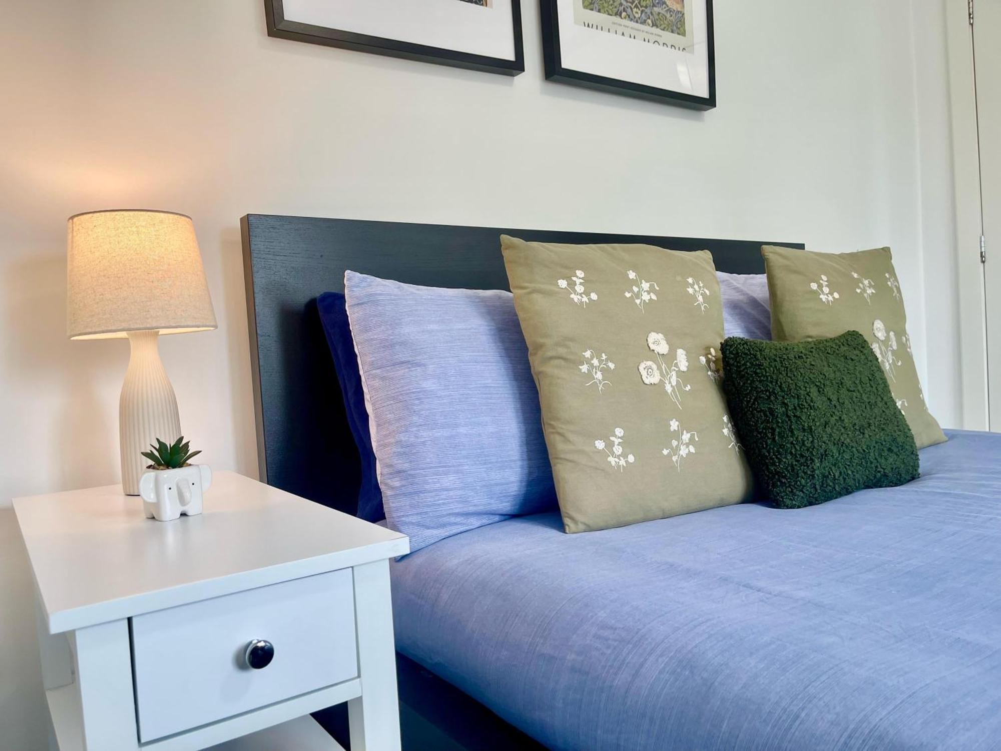 Cozy 2-bedroom Flat With Private Balcony Near Islington Station, Canonbury * London