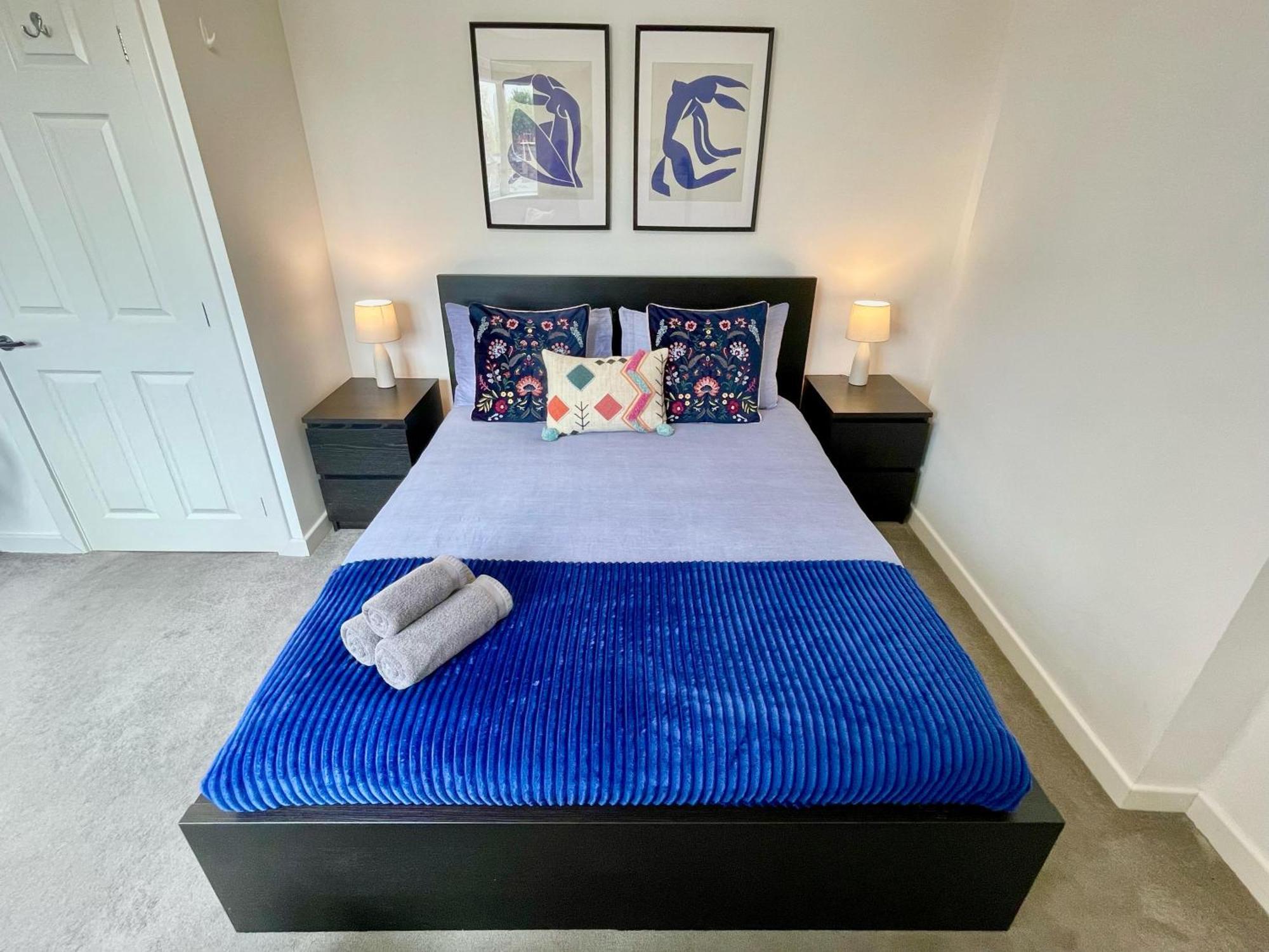 Cozy 2-bedroom Flat With Private Balcony Near Islington Station, Canonbury Apartment