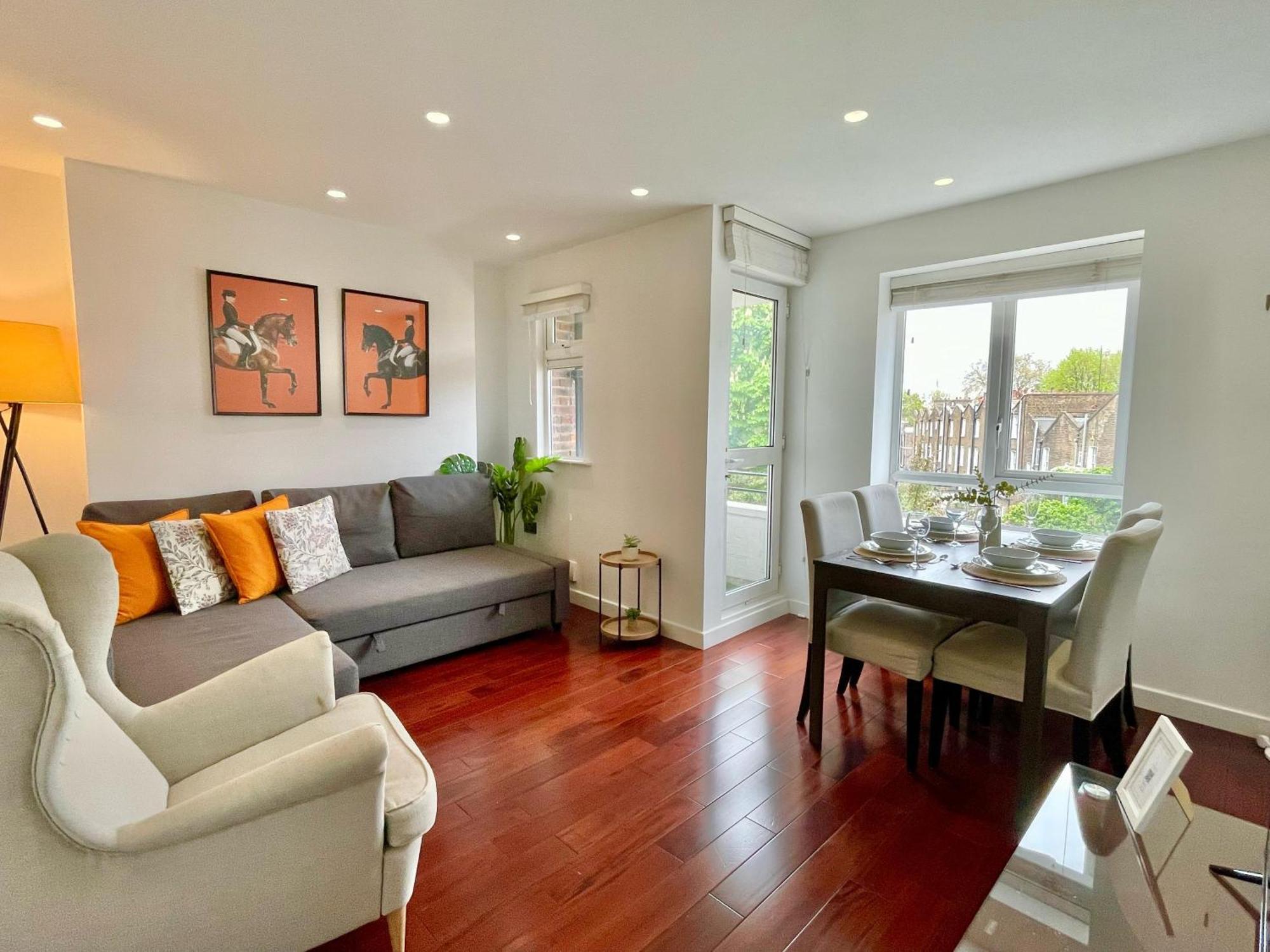 Cozy 2-bedroom Flat With Private Balcony Near Islington Station, Canonbury * London