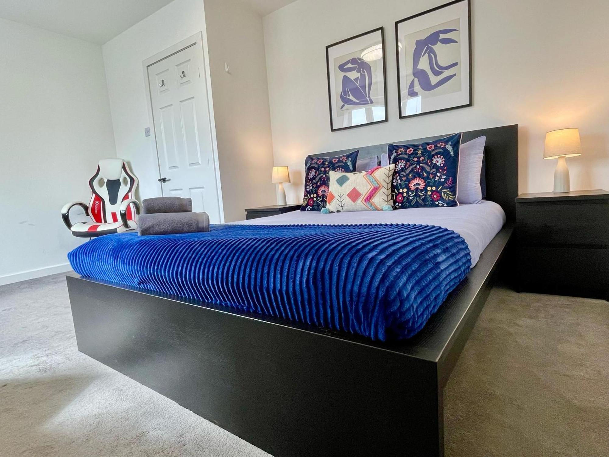 Cozy 2-bedroom Flat With Private Balcony Near Islington Station, Canonbury Apartment *