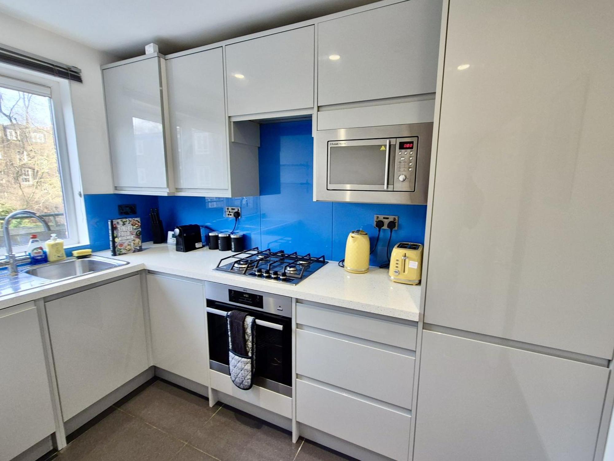 Apartment Cozy 2-bedroom Flat With Private Balcony Near Islington Station, Canonbury London