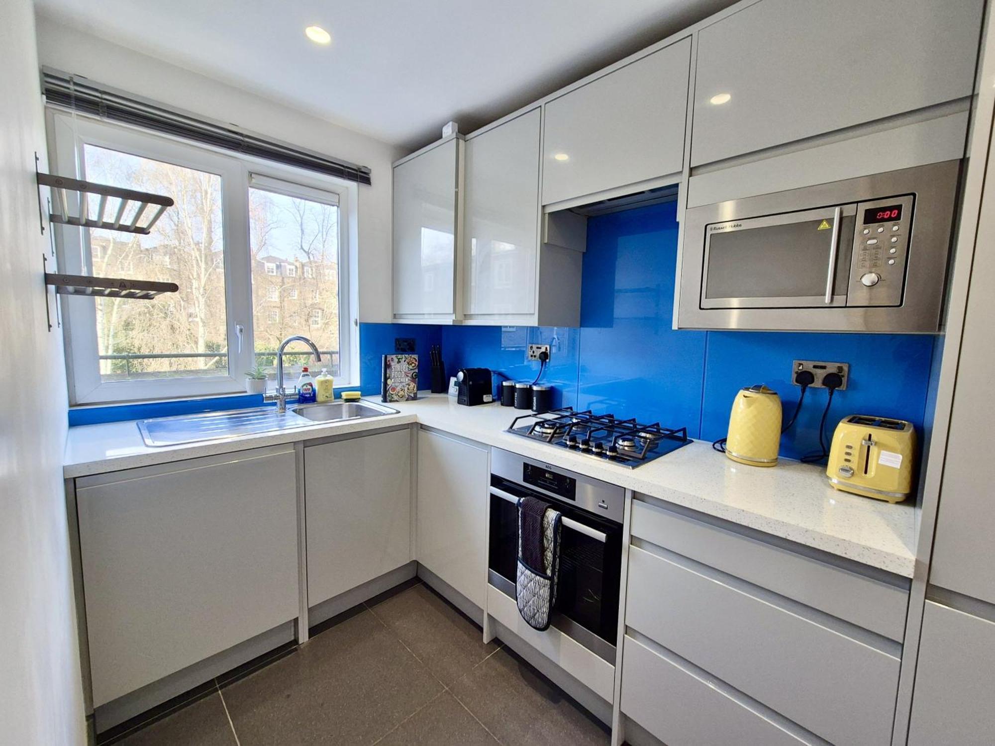 Cozy 2-bedroom Flat With Private Balcony Near Islington Station, Canonbury *