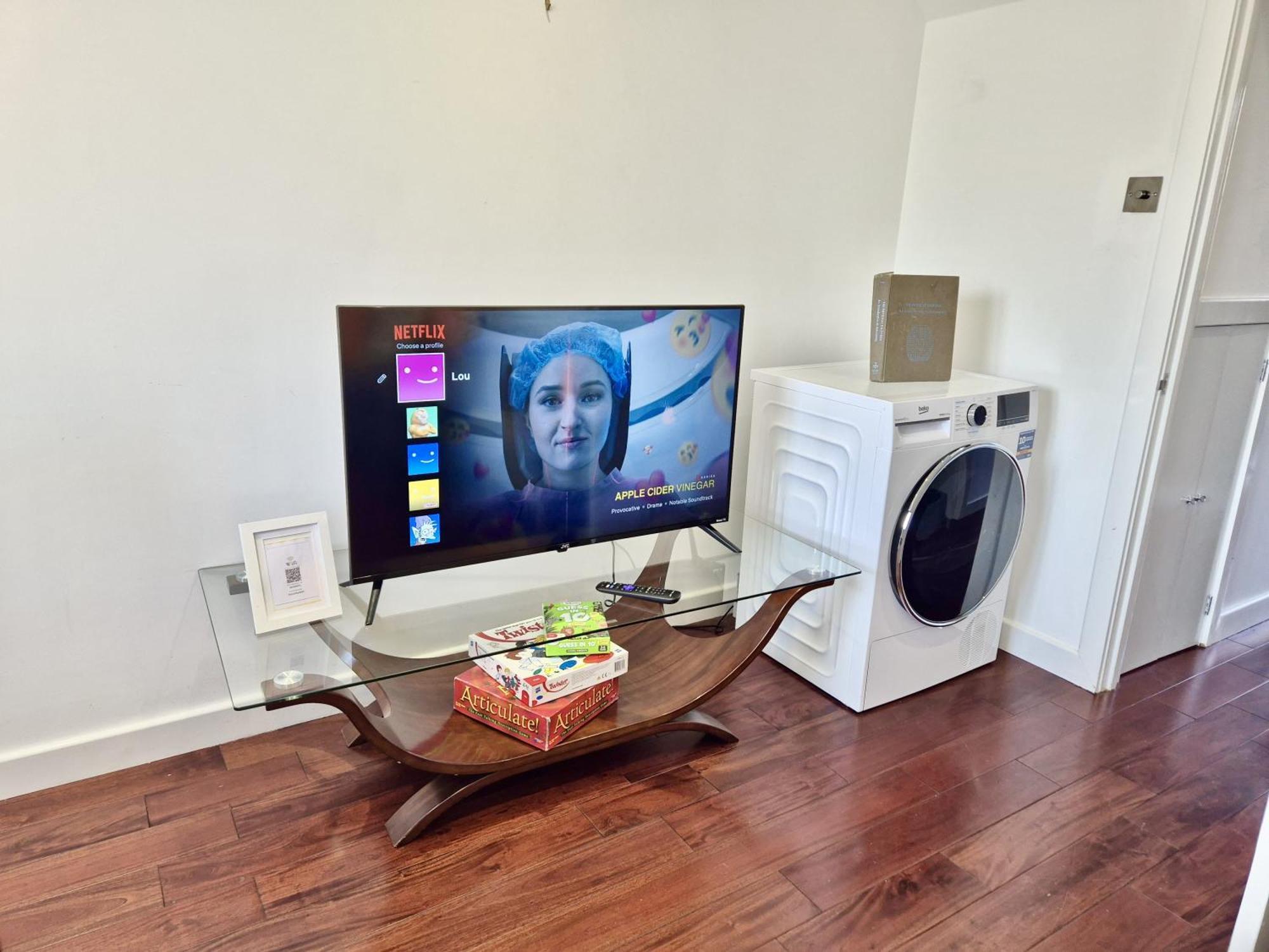 Apartment Cozy 2-bedroom Flat With Private Balcony Near Islington Station, Canonbury London