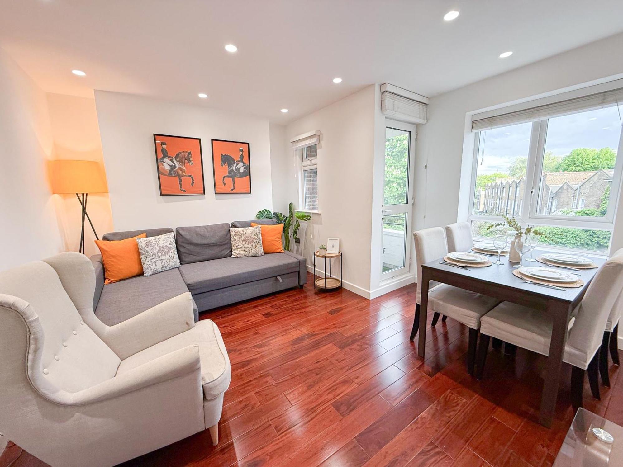 Apartment Cozy 2-bedroom Flat With Private Balcony Near Islington Station, Canonbury *
