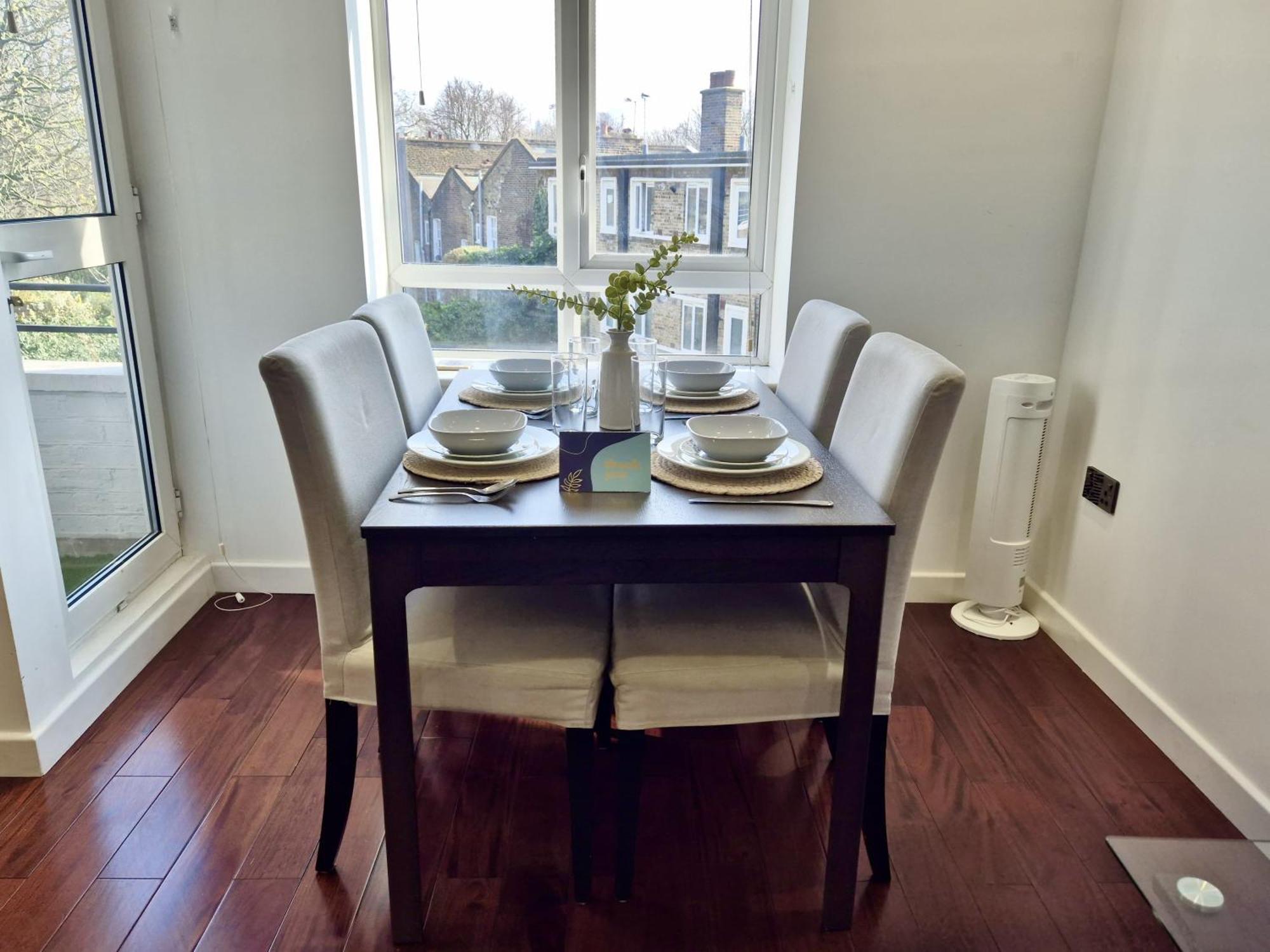 Cozy 2-bedroom Flat With Private Balcony Near Islington Station, Canonbury